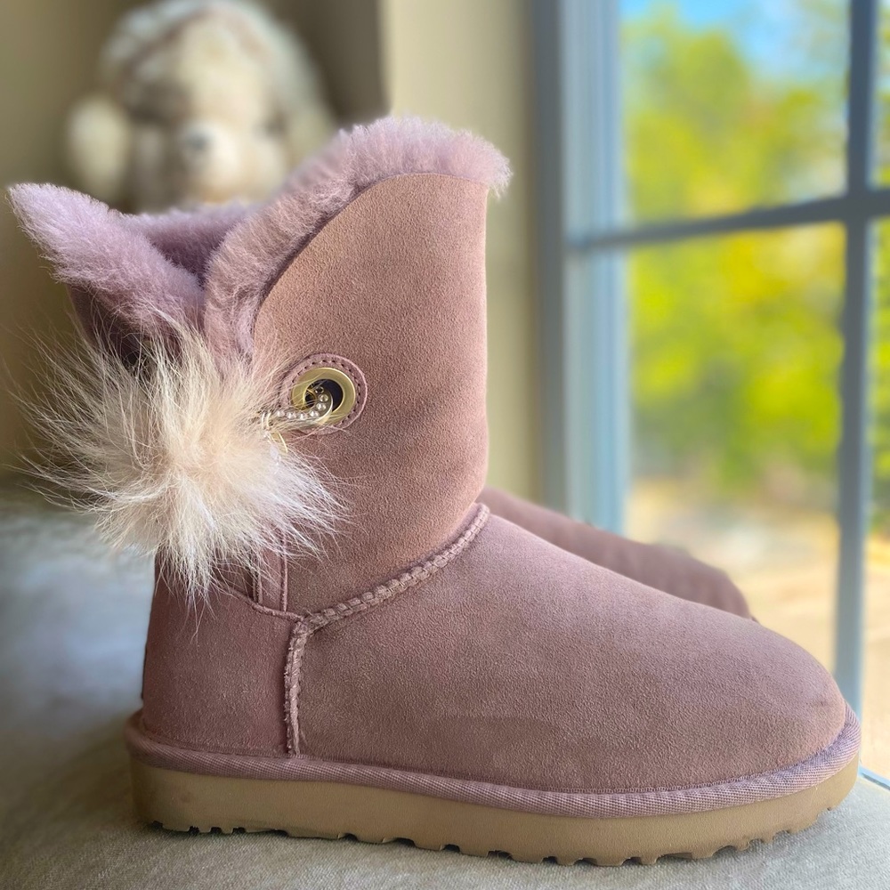 UGG BOOTS